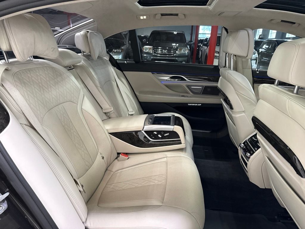 2016 BMW 7 Series 750i xDrive - 23049122 - 43