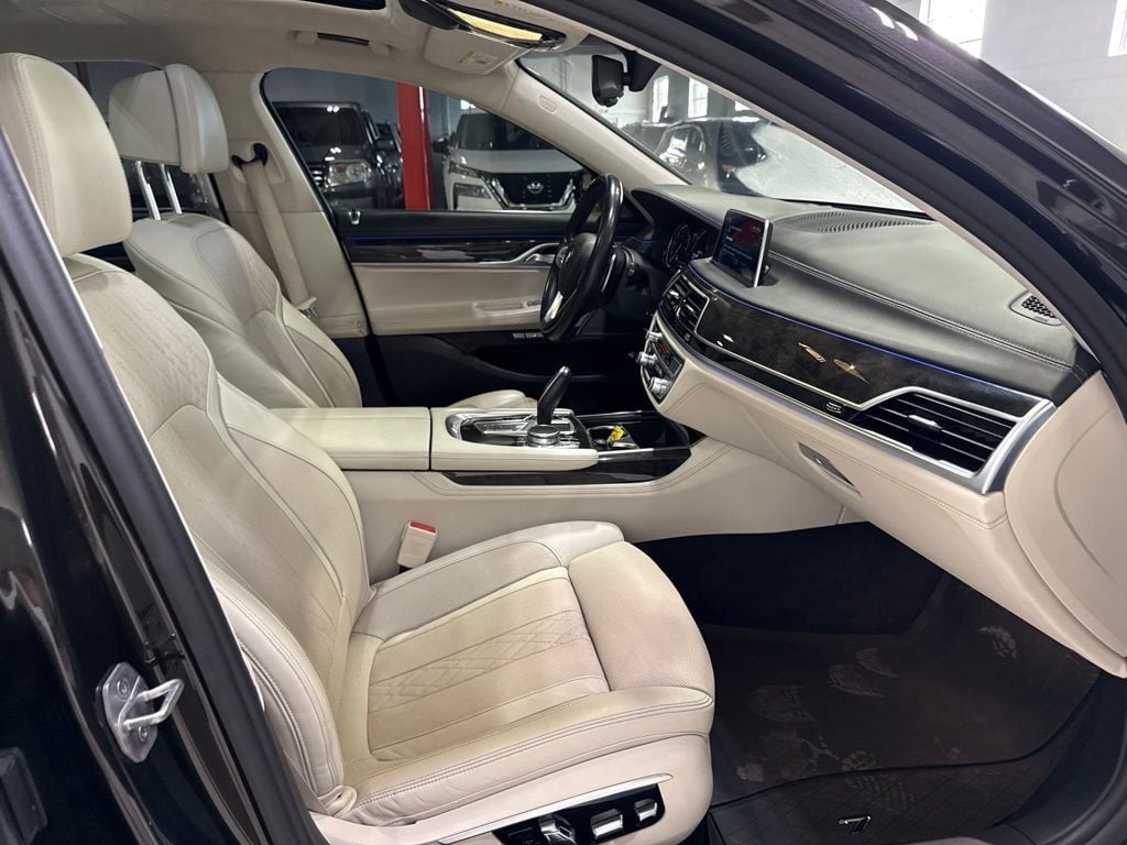 2016 BMW 7 Series 750i xDrive - 23049122 - 47