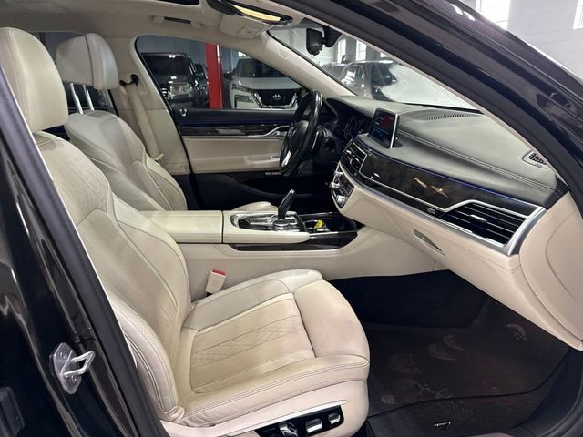 2016 BMW 7 Series 750i xDrive - 23049122 - 47