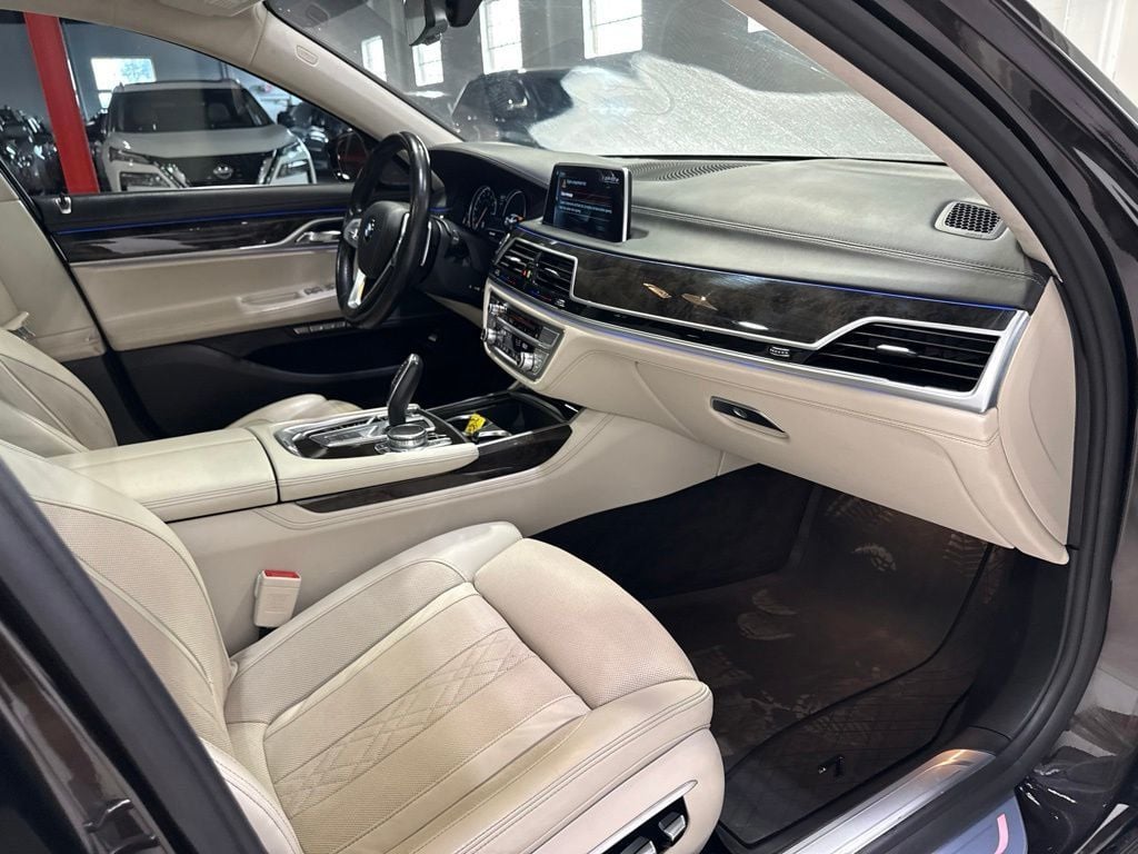 2016 BMW 7 Series 750i xDrive - 23049122 - 48