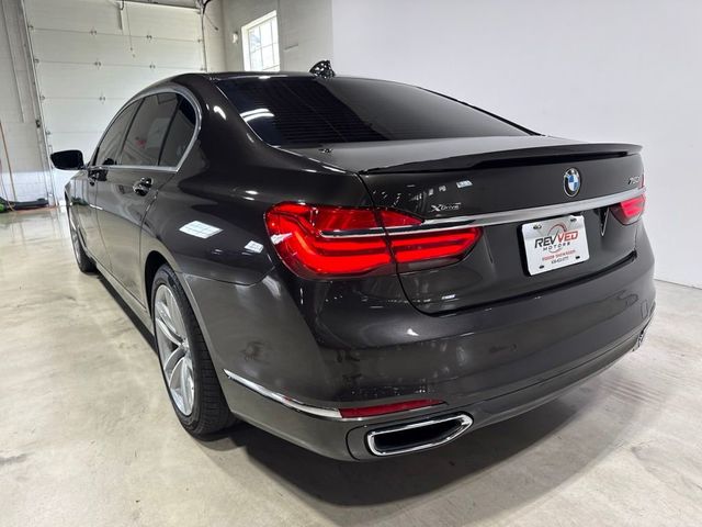 2016 BMW 7 Series 750i xDrive - 23049122 - 4