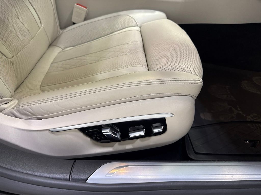 2016 BMW 7 Series 750i xDrive - 23049122 - 50