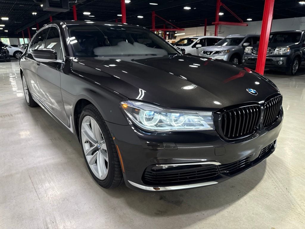 2016 BMW 7 Series 750i xDrive - 23049122 - 7