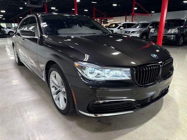 2016 BMW 7 Series 750i xDrive - 23049122 - 7