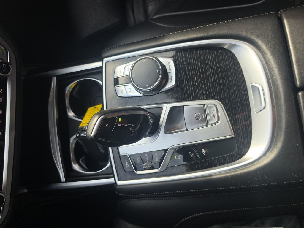 BMW 7 Series photo 15