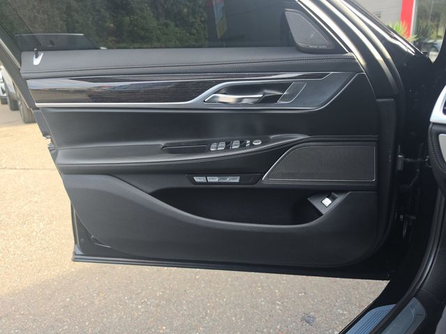 2016 BMW 7 Series 750i xDrive - 23073068 - 18