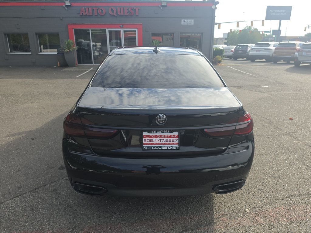 BMW 7 Series photo 26