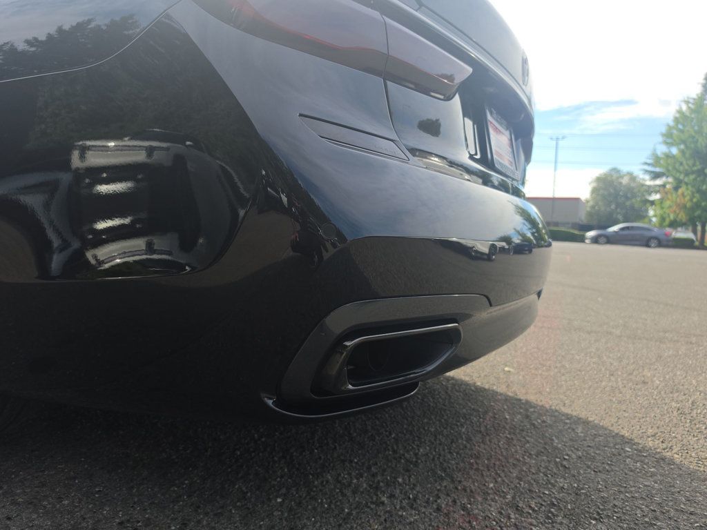 BMW 7 Series photo 27