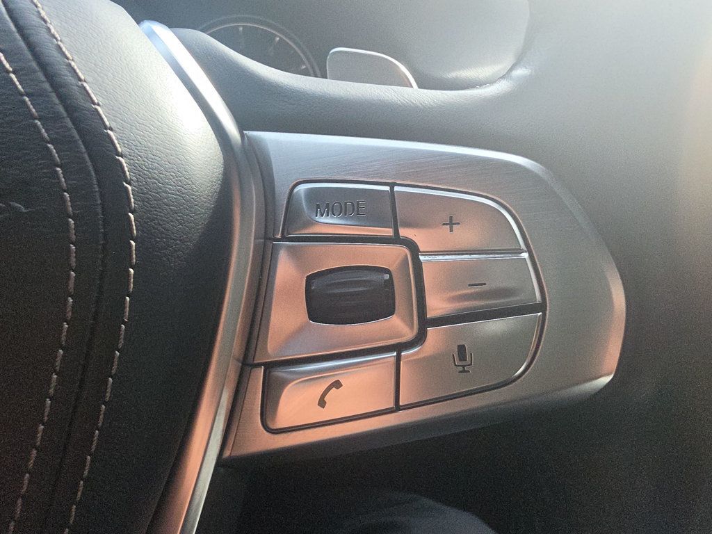 BMW 7 Series photo 34