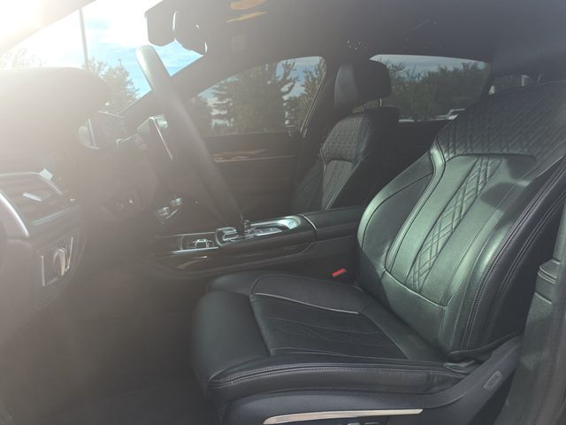 2016 BMW 7 Series 750i xDrive - 23073068 - 8