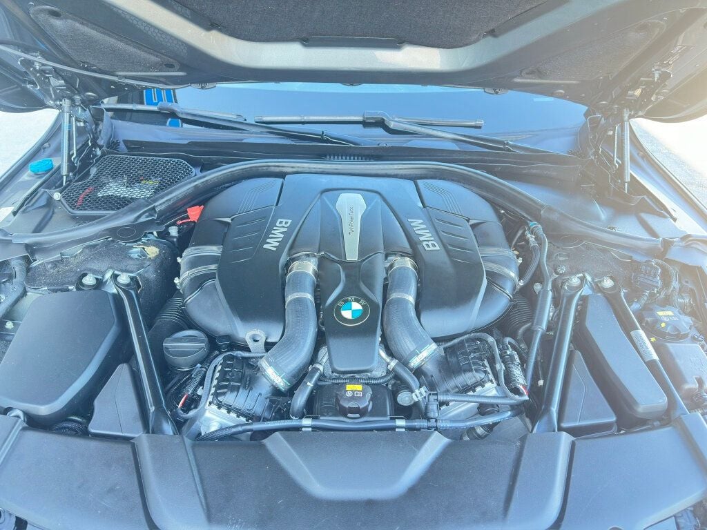 2016 BMW 7 Series 750i xDrive - 22383490 - 10