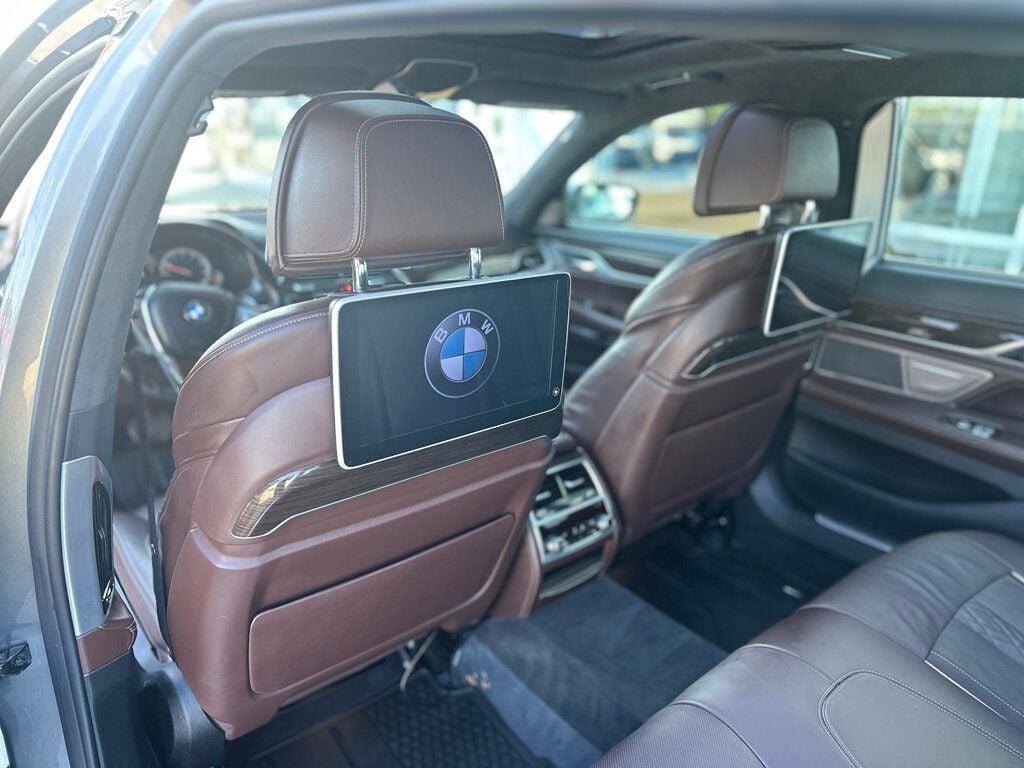 2016 BMW 7 Series 750i xDrive - 22383490 - 20