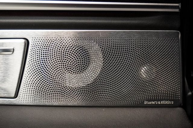 2016 BMW 7 Series 750i xDrive - 22953136 - 9