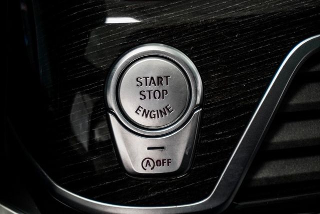 2016 BMW 7 Series 750i xDrive - 22953136 - 28