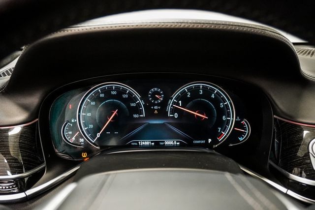 2016 BMW 7 Series 750i xDrive - 22953136 - 35