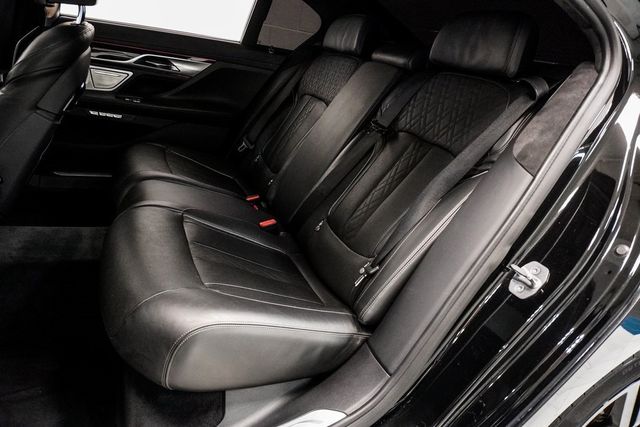 2016 BMW 7 Series 750i xDrive - 22953136 - 8