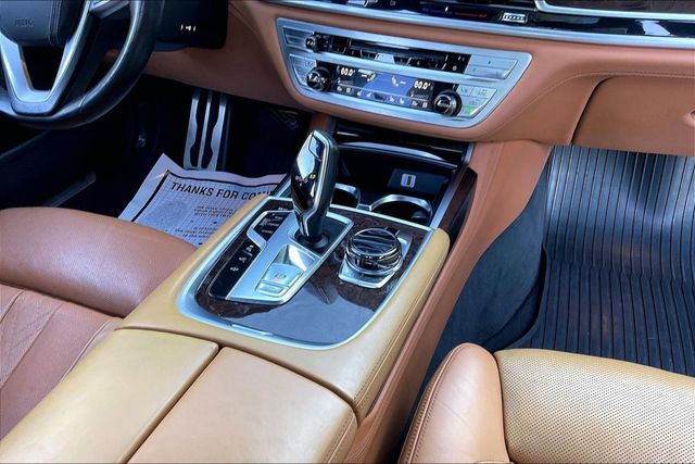 2016 BMW 7 Series 750i xDrive - 23017618 - 31