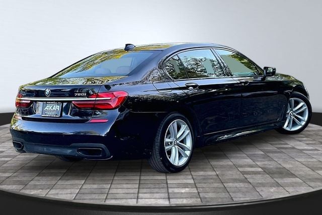 2016 BMW 7 Series 750i xDrive's photo