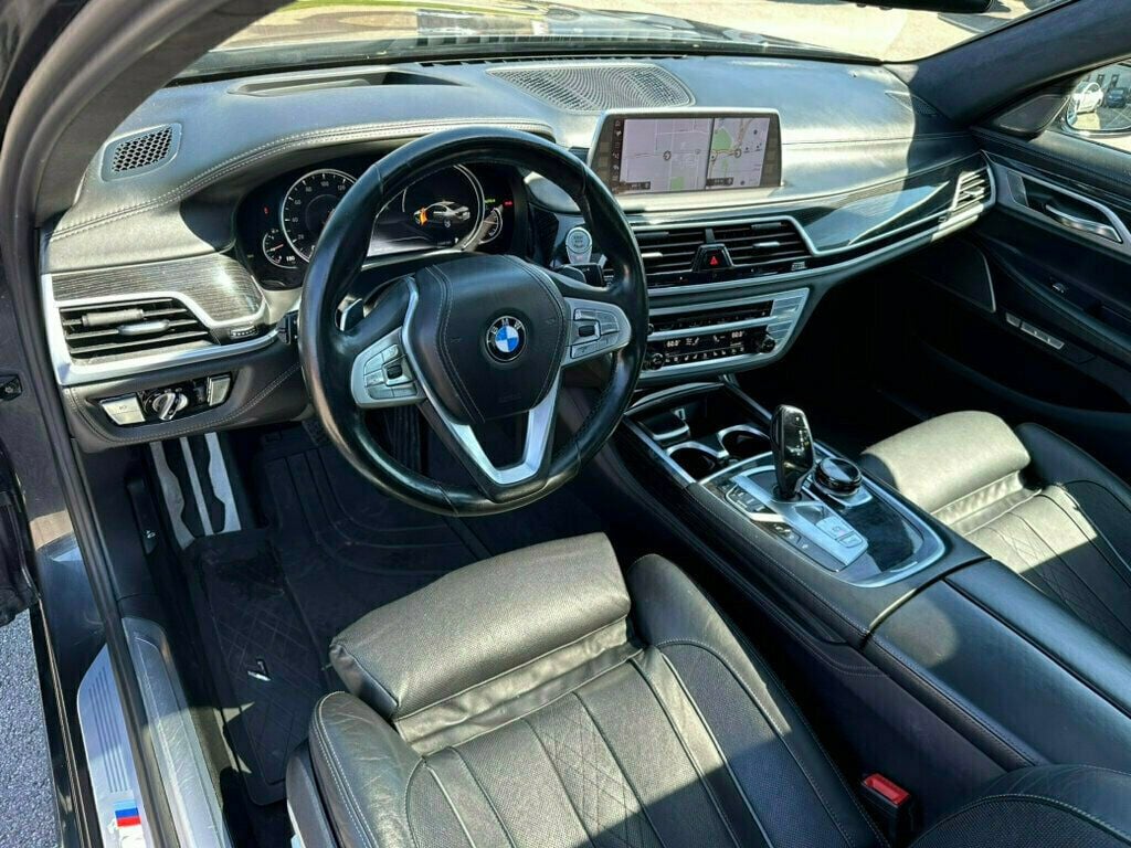 2016 BMW 7 Series 750i xDrive - 22392999 - 9