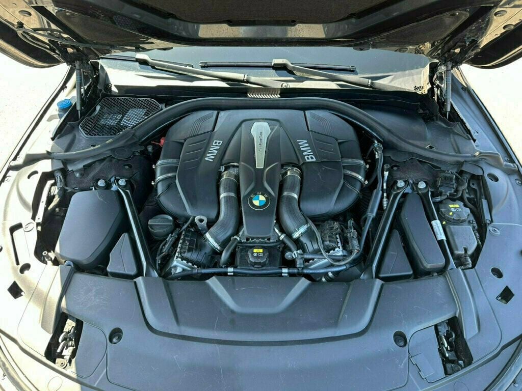2016 BMW 7 Series 750i xDrive - 22392999 - 45