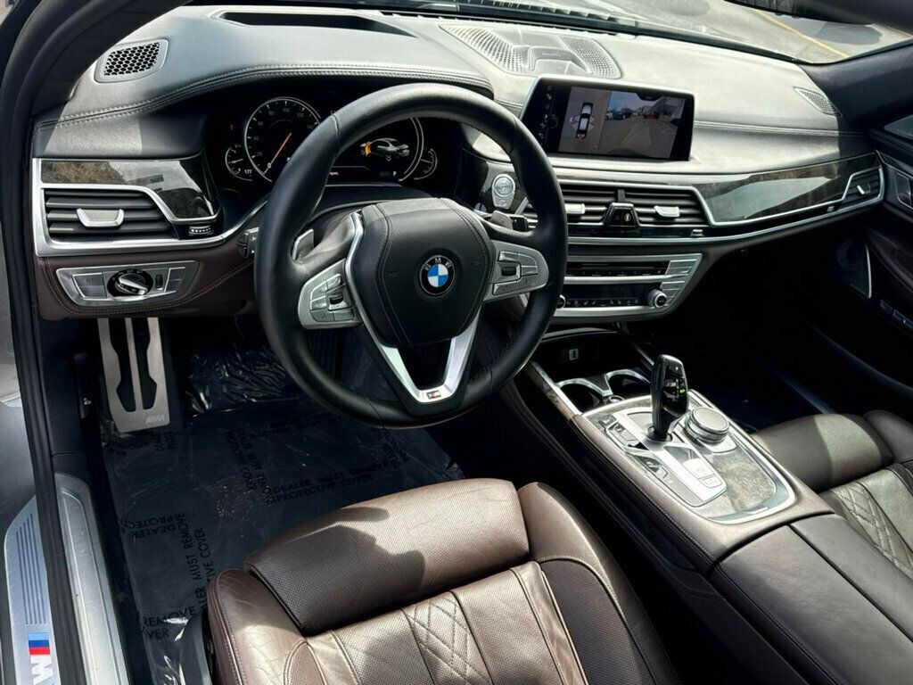2016 BMW 7 Series 750i xDrive - 23011938 - 9
