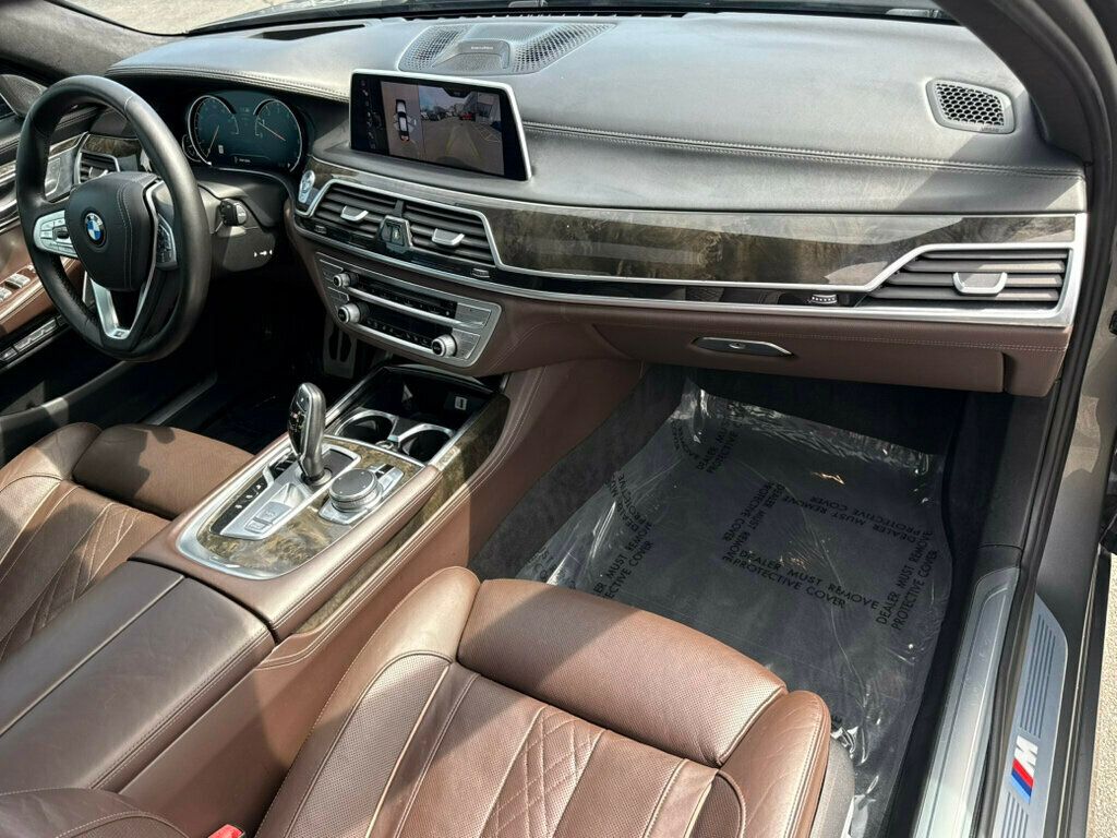 2016 BMW 7 Series 750i xDrive - 23011938 - 10