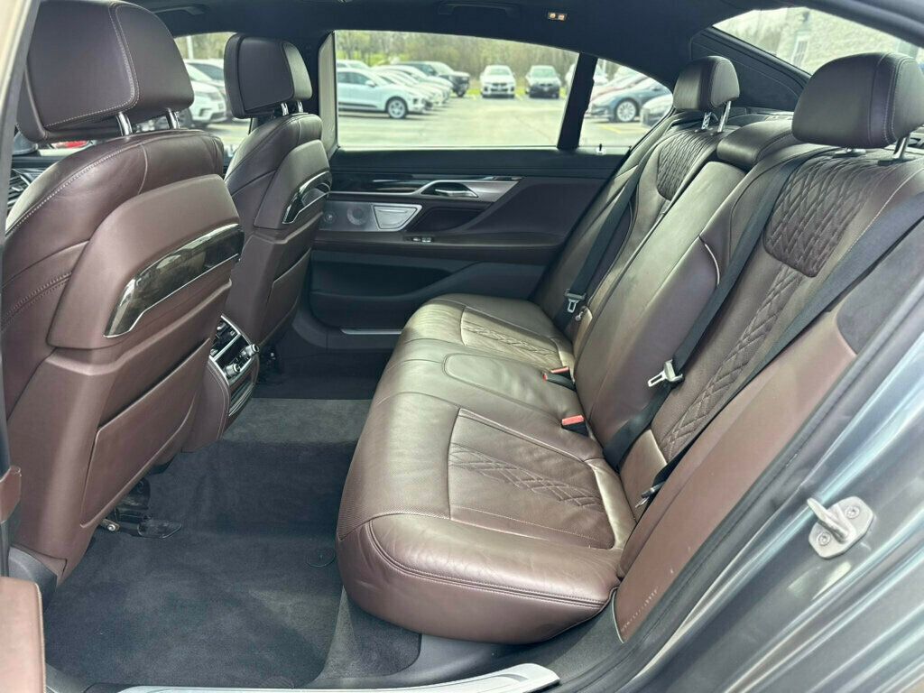 2016 BMW 7 Series 750i xDrive - 23011938 - 18