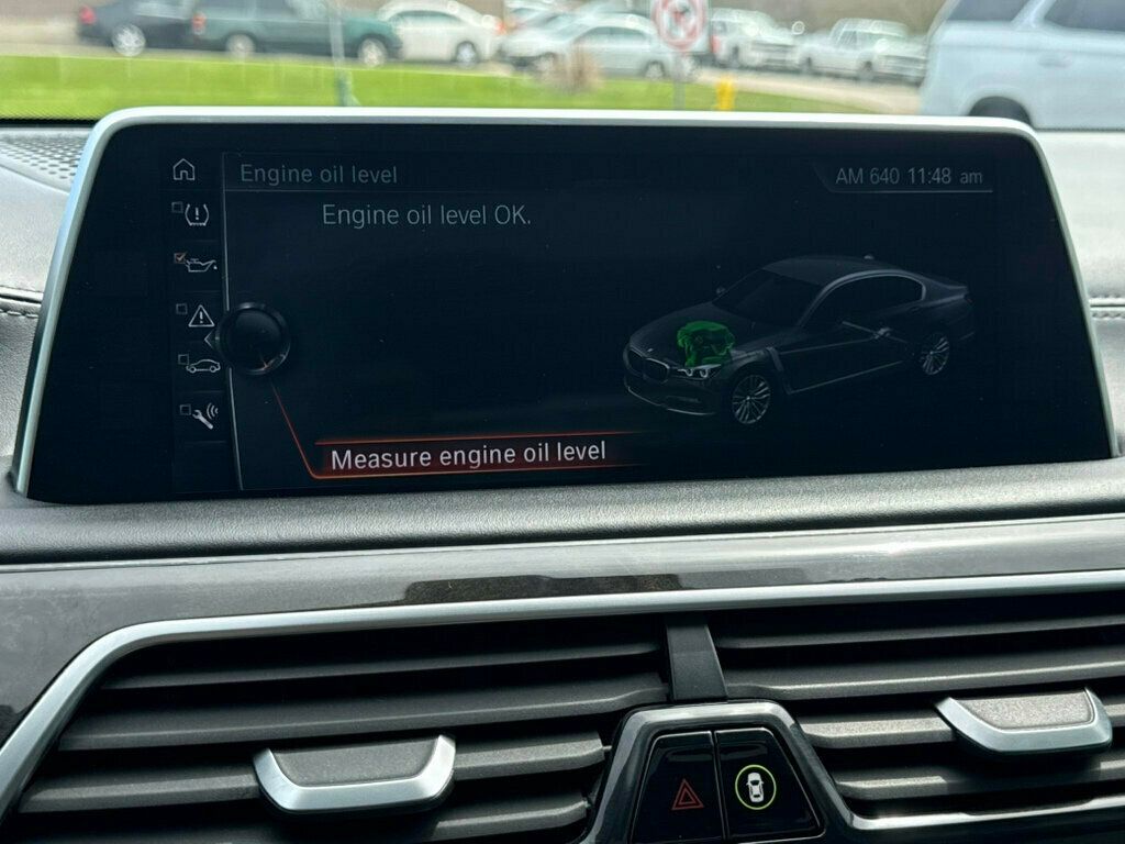 2016 BMW 7 Series 750i xDrive - 23011938 - 26