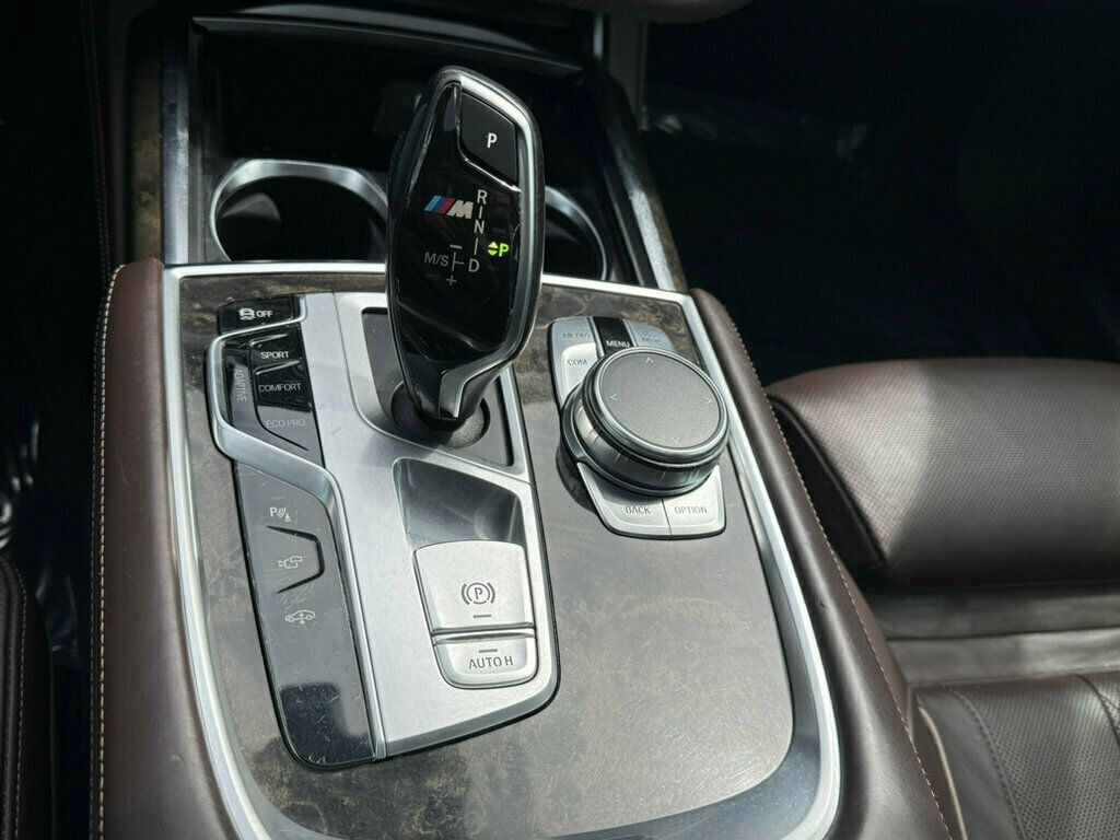 2016 BMW 7 Series 750i xDrive - 23011938 - 28