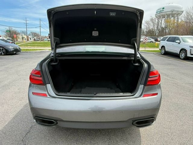 2016 BMW 7 Series 750i xDrive - 23011938 - 37