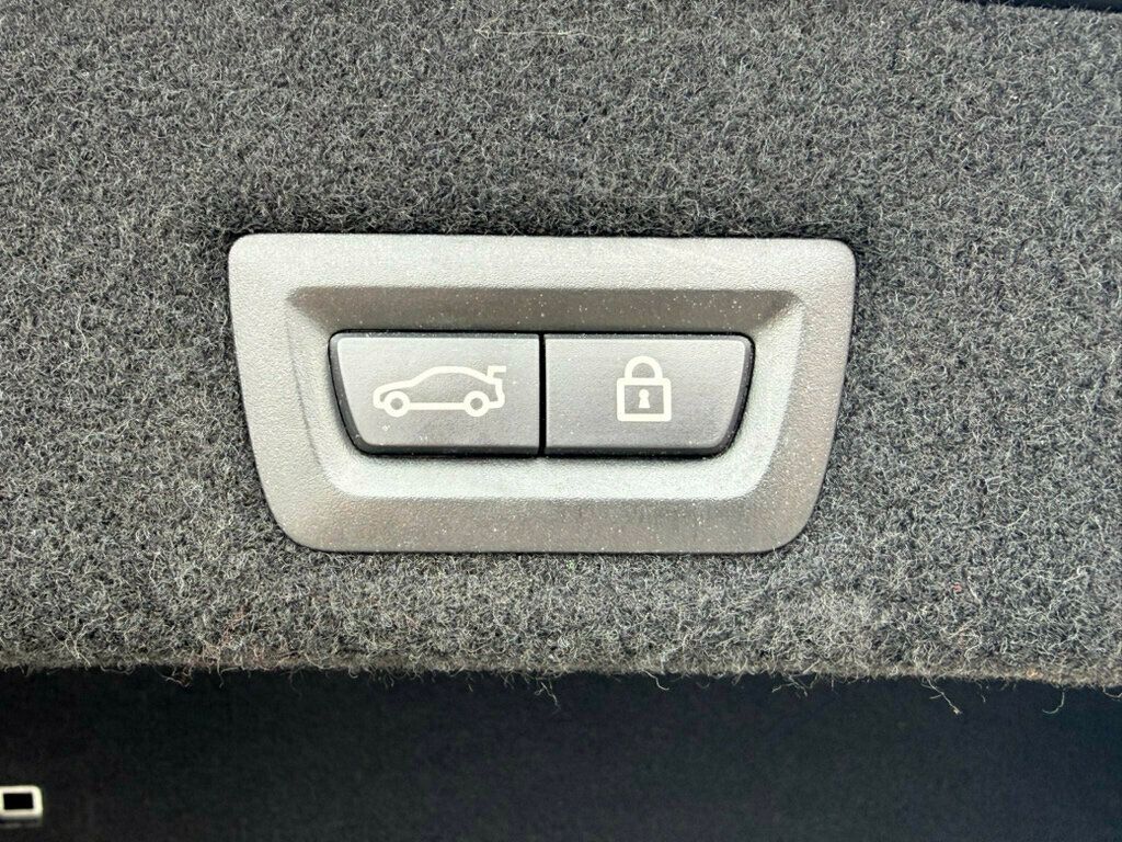 2016 BMW 7 Series 750i xDrive - 23011938 - 39