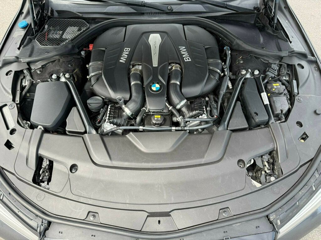 2016 BMW 7 Series 750i xDrive - 23011938 - 44