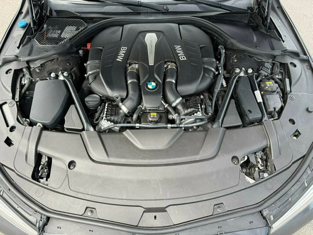 2016 BMW 7 Series 750i xDrive - 23011938 - 44
