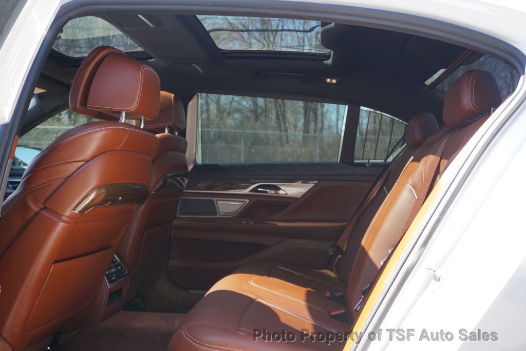 2016 BMW 7 Series 750i xDrive - 22820856 - 11