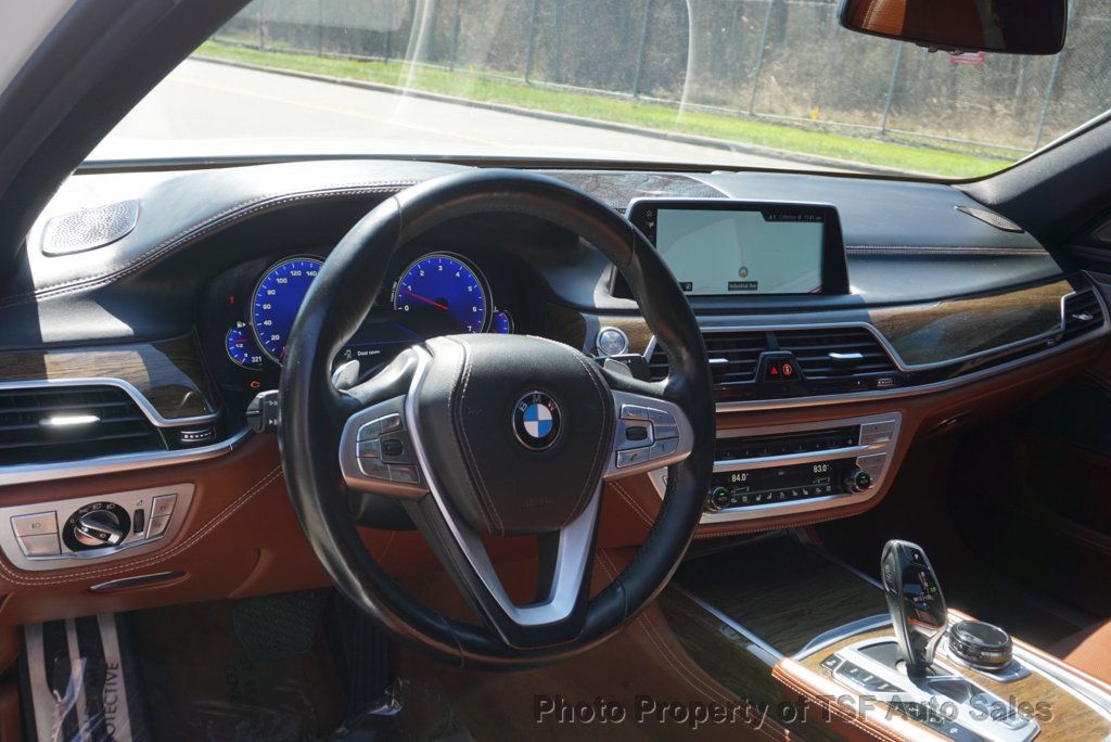 2016 BMW 7 Series 750i xDrive - 22820856 - 15