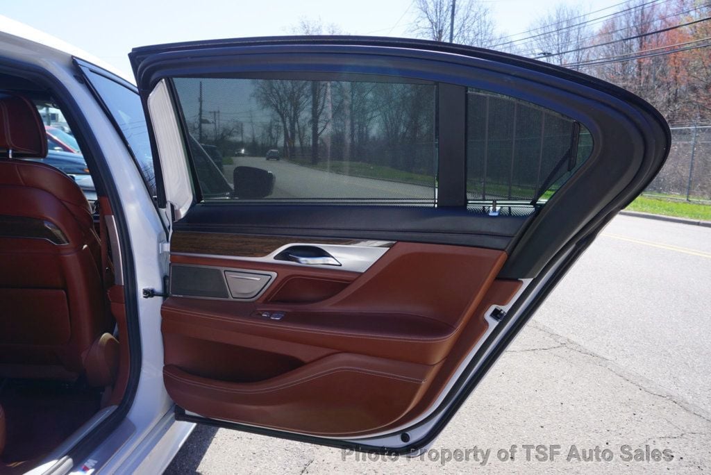2016 BMW 7 Series 750i xDrive - 22820856 - 46