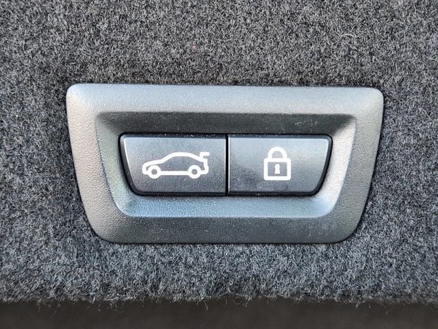 2016 BMW 7 Series 750i xDrive AWD 4dr Sedan - 22779586 - 17