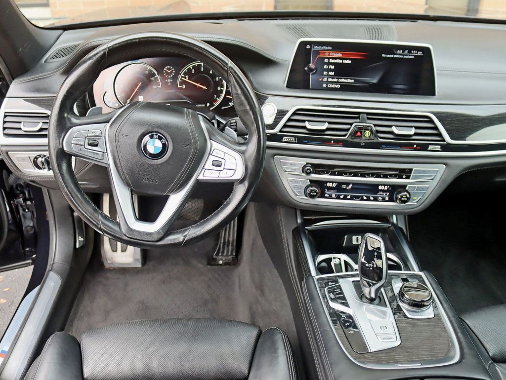 2016 BMW 7 Series 750i xDrive M-Sport - 22930394 - 11