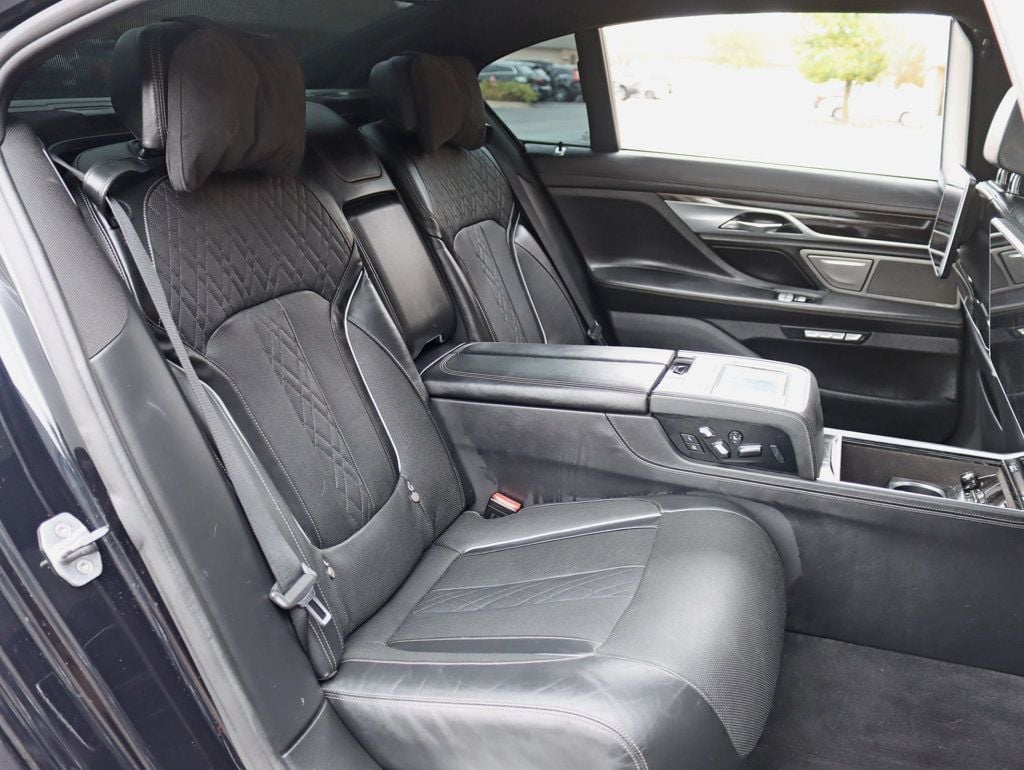 2016 BMW 7 Series 750i xDrive M-Sport - 22930394 - 32