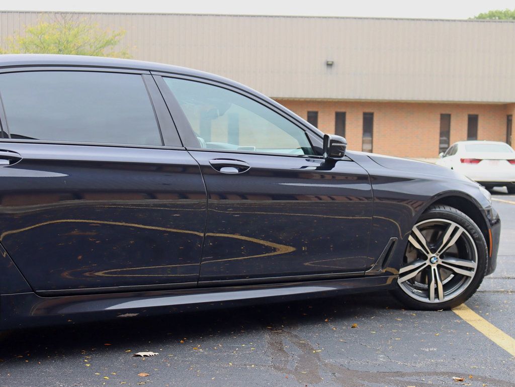 2016 BMW 7 Series 750i xDrive M-Sport - 22930394 - 3