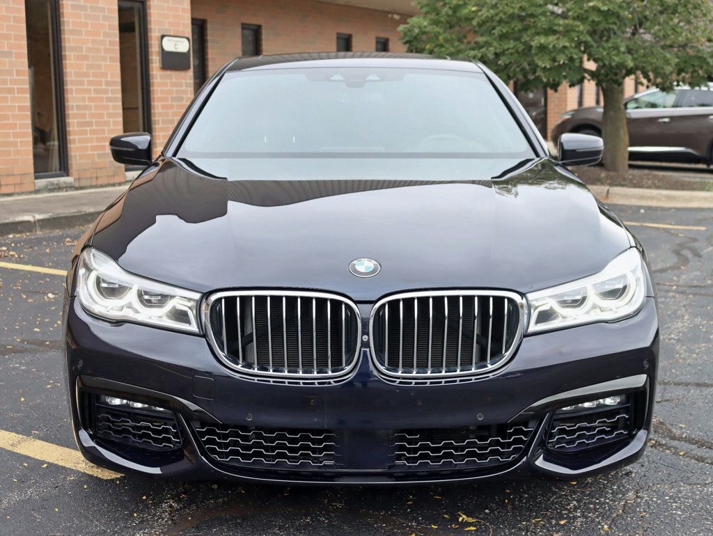 2016 BMW 7 Series 750i xDrive M-Sport - 22930394 - 4