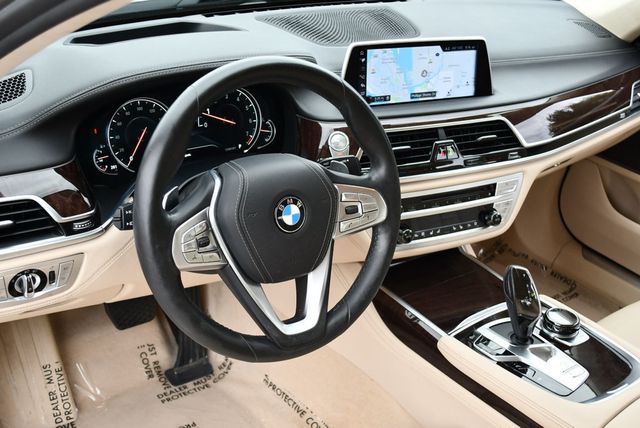 2016 BMW 7 Series 750i xDrive Sedan W/Luxury Rear Seating Package - 23085436 - 11