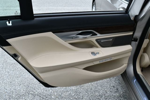 2016 BMW 7 Series 750i xDrive Sedan W/Luxury Rear Seating Package - 23085436 - 14