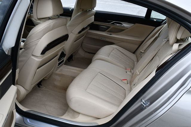 2016 BMW 7 Series 750i xDrive Sedan W/Luxury Rear Seating Package - 23085436 - 15