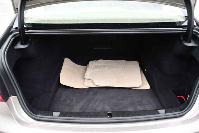 2016 BMW 7 Series 750i xDrive Sedan W/Luxury Rear Seating Package - 23085436 - 16