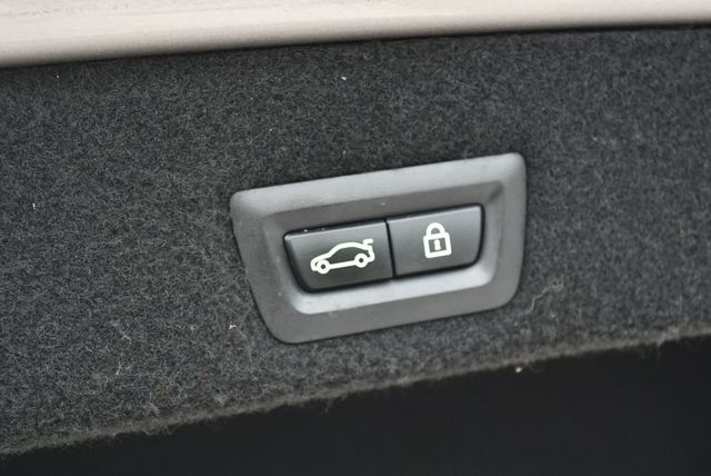 2016 BMW 7 Series 750i xDrive Sedan W/Luxury Rear Seating Package - 23085436 - 17