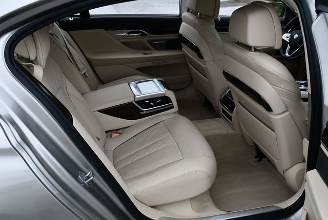 2016 BMW 7 Series 750i xDrive Sedan W/Luxury Rear Seating Package - 23085436 - 18