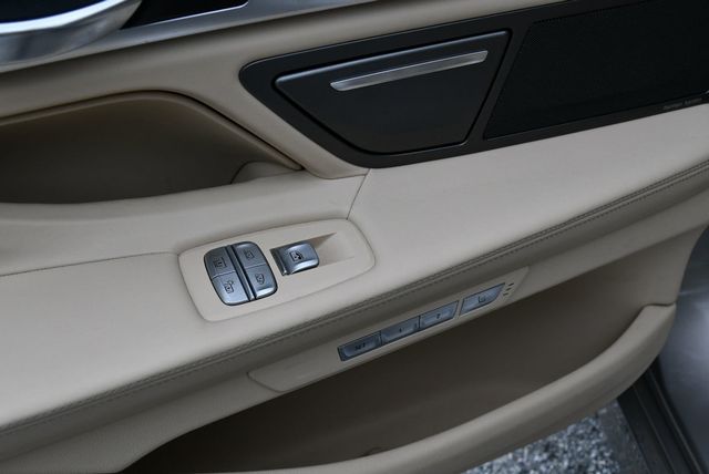 2016 BMW 7 Series 750i xDrive Sedan W/Luxury Rear Seating Package - 23085436 - 39