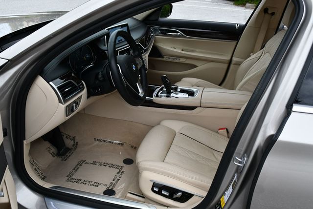 2016 BMW 7 Series 750i xDrive Sedan W/Luxury Rear Seating Package - 23085436 - 43
