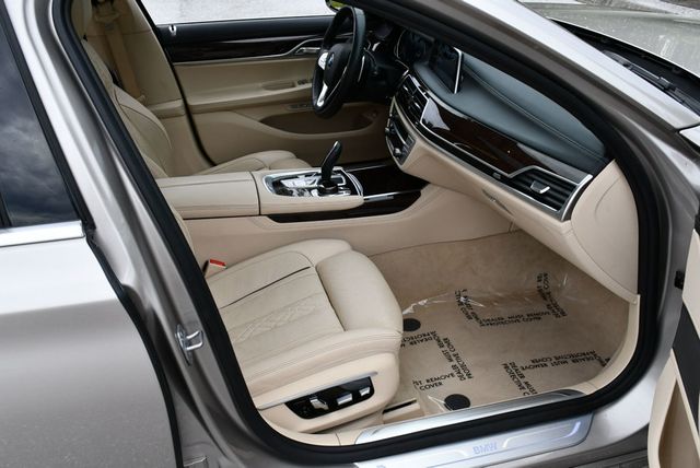 2016 BMW 7 Series 750i xDrive Sedan W/Luxury Rear Seating Package - 23085436 - 49